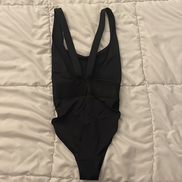 Black high cut bathing suit - Picture 2 of 2
